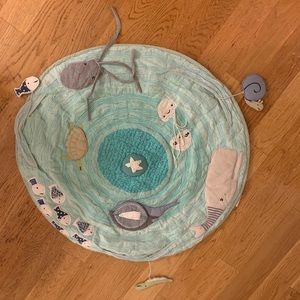 Crate and kids play mat - 34”